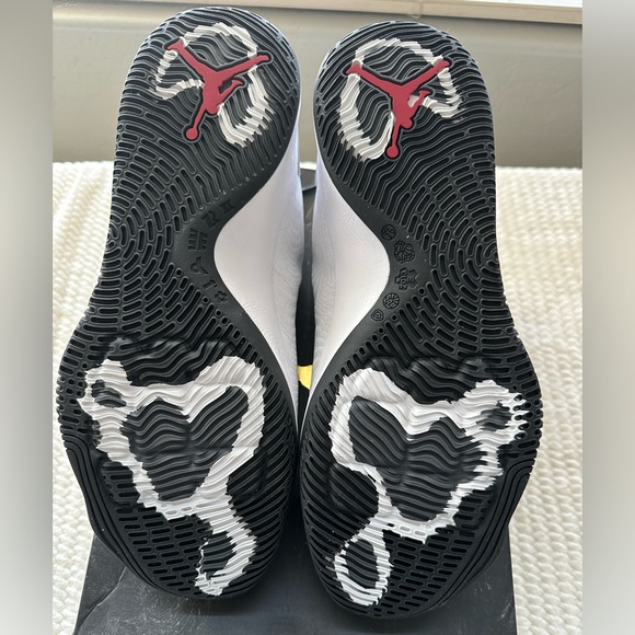 NIKE JORDAN Mens CP3 Knit in colors RED BLACK WHITE SIZE 13 Low Tops - Picture 4 of 6